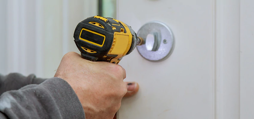 Street Locksmith For Smart Lock Repair in Plumas Lake, CA